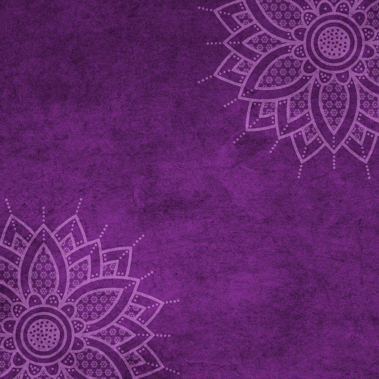 Mandala patroon gordijnen tegen strakke witte muur. Mandala patroon gordijnen tegen strakke witte muur.